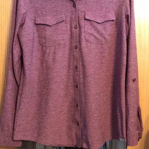 Heather red Eddie Bauer size Medium button up with convertible roll up sleeves - Picture 3 of 9